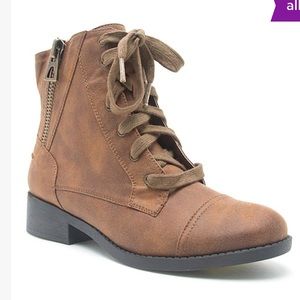 Qupid | Camel Plateau Boot | 6.5